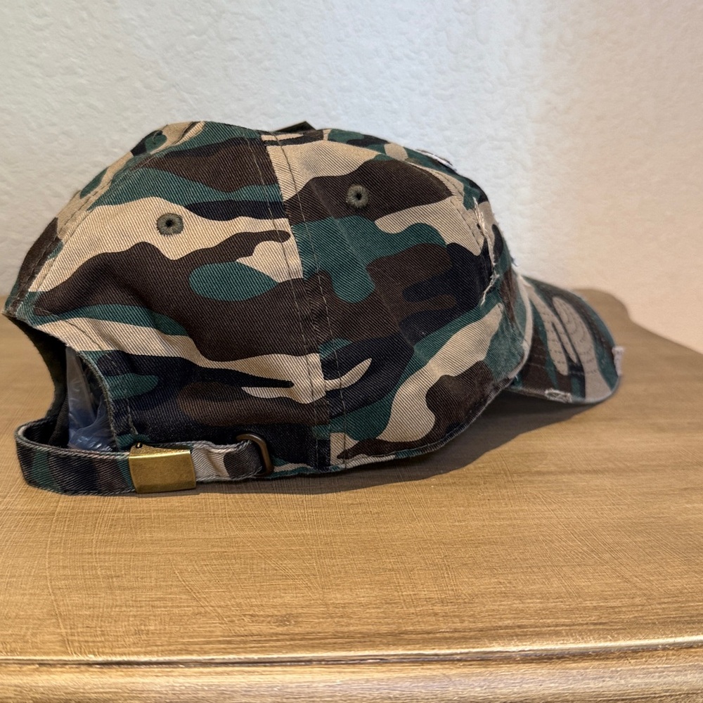 Khaki camouflage distressed Cap with Louis Vuitton vintage Patch - Picture 3 of 3